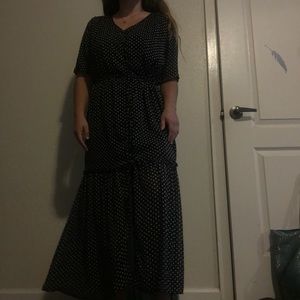 maxi polka dot dress with slit at the calves